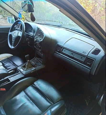 Серый БМВ 3 Серия, объемом двигателя 1.8 л и пробегом 460 тыс. км за 3000 $, фото 1 на Automoto.ua