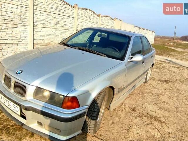 Серый БМВ 3 Серия, объемом двигателя 1.8 л и пробегом 444 тыс. км за 3600 $, фото 1 на Automoto.ua