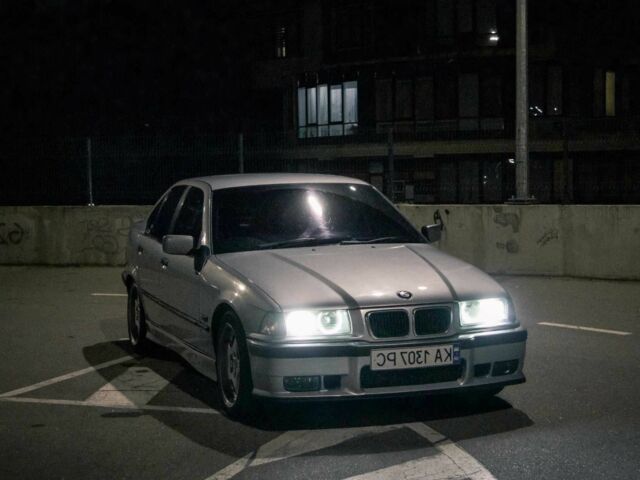 Сірий БМВ 3 Серія, об'ємом двигуна 2.5 л та пробігом 300 тис. км за 6200 $, фото 1 на Automoto.ua