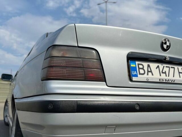 Серый БМВ 3 Серия, объемом двигателя 2.5 л и пробегом 368 тыс. км за 3000 $, фото 1 на Automoto.ua