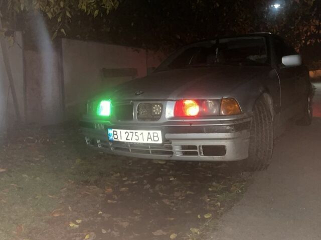 Сірий БМВ 3 Серія, об'ємом двигуна 1.8 л та пробігом 600 тис. км за 1000 $, фото 1 на Automoto.ua