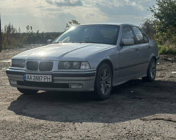 Сірий БМВ 3 Серія, об'ємом двигуна 1.99 л та пробігом 400 тис. км за 3700 $, фото 1 на Automoto.ua