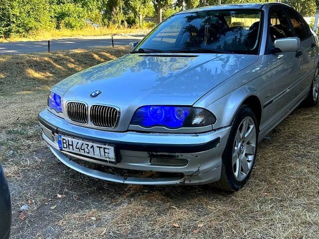 Серый БМВ 3 Серия, объемом двигателя 1.9 л и пробегом 999 тыс. км за 3750 $, фото 1 на Automoto.ua