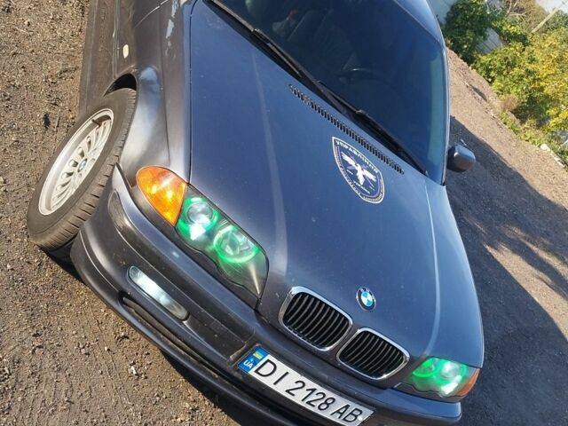 Серый БМВ 3 Серия, объемом двигателя 2 л и пробегом 400 тыс. км за 5500 $, фото 1 на Automoto.ua