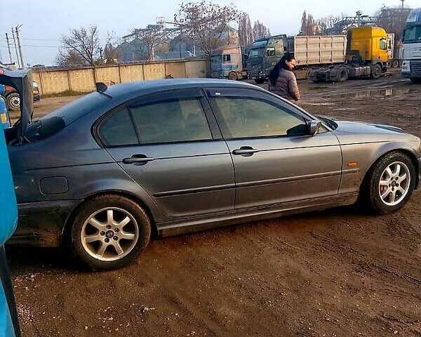 Серый БМВ 3 Серия, объемом двигателя 2 л и пробегом 423 тыс. км за 5000 $, фото 1 на Automoto.ua