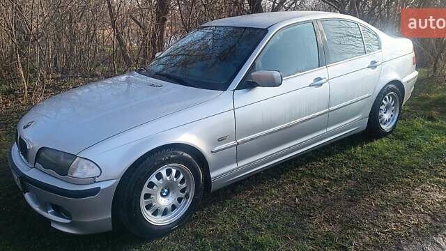 Серый БМВ 3 Серия, объемом двигателя 2.2 л и пробегом 300 тыс. км за 2826 $, фото 1 на Automoto.ua