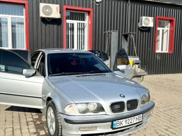 Серый БМВ 3 Серия, объемом двигателя 2 л и пробегом 250 тыс. км за 3900 $, фото 1 на Automoto.ua