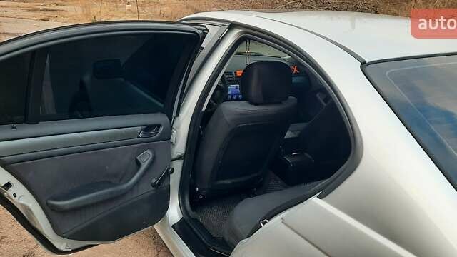 Серый БМВ 3 Серия, объемом двигателя 2 л и пробегом 192 тыс. км за 4900 $, фото 1 на Automoto.ua