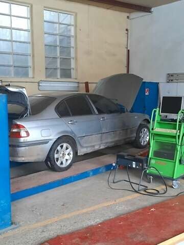 Серый БМВ 3 Серия, объемом двигателя 2 л и пробегом 240 тыс. км за 2000 $, фото 1 на Automoto.ua