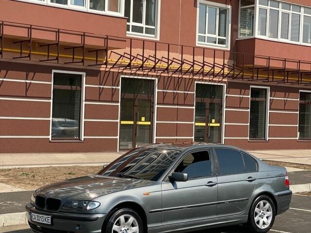 Серый БМВ 3 Серия, объемом двигателя 2 л и пробегом 200 тыс. км за 2950 $, фото 1 на Automoto.ua