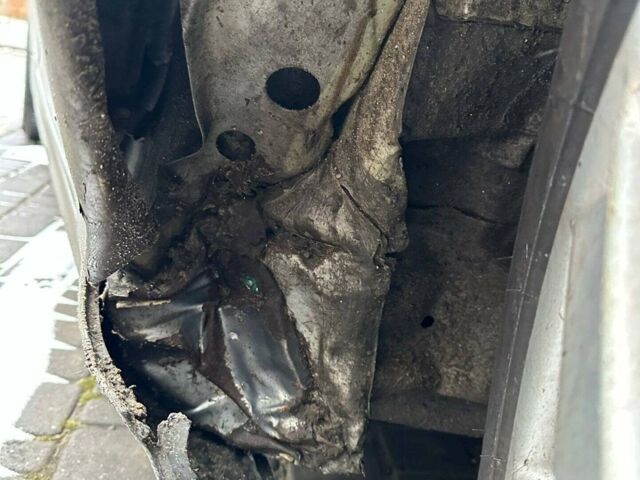 Сірий БМВ 3 Серія, об'ємом двигуна 2 л та пробігом 181 тис. км за 3300 $, фото 1 на Automoto.ua