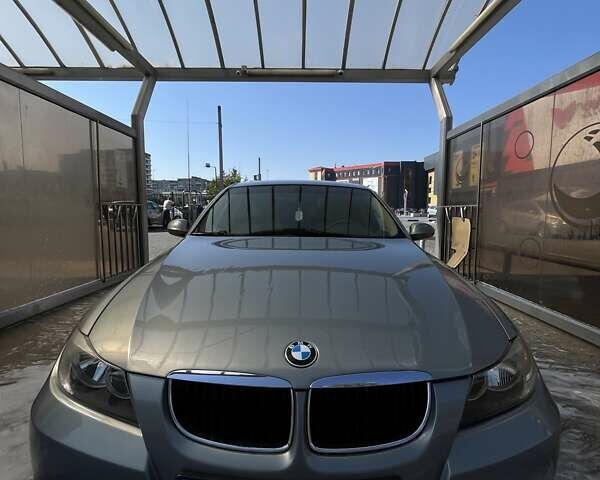 Серый БМВ 3 Серия, объемом двигателя 2 л и пробегом 230 тыс. км за 7000 $, фото 1 на Automoto.ua