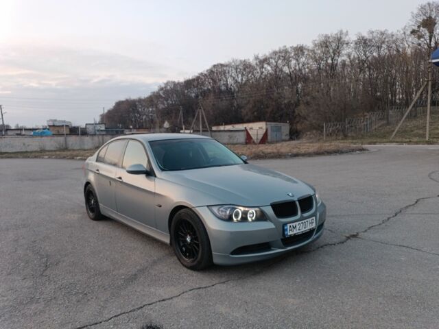 Серый БМВ 3 Серия, объемом двигателя 2 л и пробегом 320 тыс. км за 4200 $, фото 1 на Automoto.ua