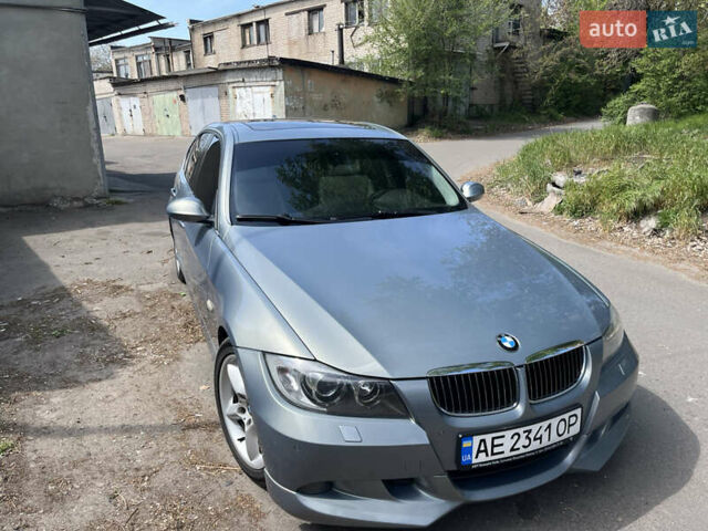 Серый БМВ 3 Серия, объемом двигателя 2.5 л и пробегом 130 тыс. км за 9500 $, фото 1 на Automoto.ua