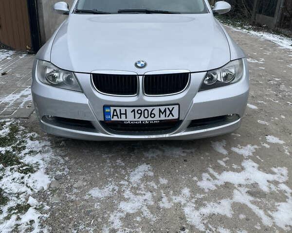 Серый БМВ 3 Серия, объемом двигателя 2 л и пробегом 330 тыс. км за 6150 $, фото 1 на Automoto.ua