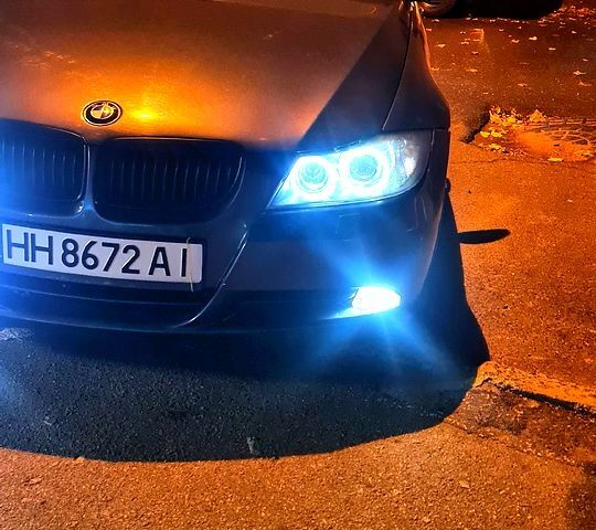 Серый БМВ 3 Серия, объемом двигателя 2 л и пробегом 300 тыс. км за 6600 $, фото 1 на Automoto.ua