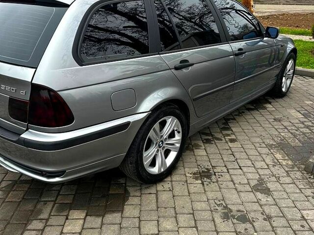 Серый БМВ 3 Серия, объемом двигателя 2 л и пробегом 250 тыс. км за 4800 $, фото 1 на Automoto.ua