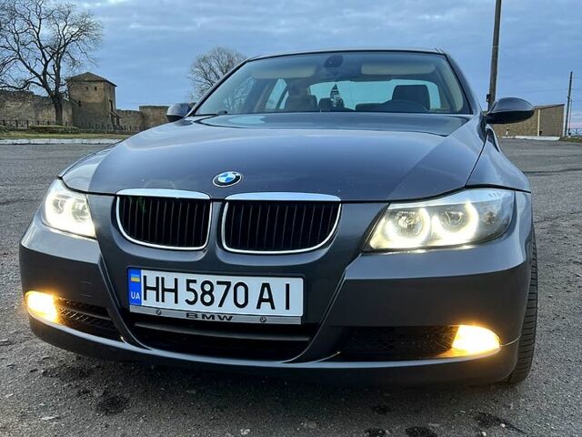 Серый БМВ 3 Серия, объемом двигателя 2.5 л и пробегом 290 тыс. км за 6300 $, фото 1 на Automoto.ua