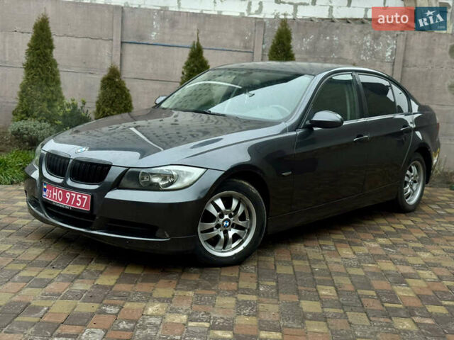 Серый БМВ 3 Серия, объемом двигателя 2 л и пробегом 270 тыс. км за 6500 $, фото 1 на Automoto.ua