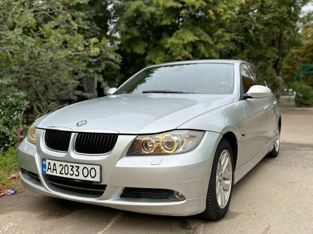 Серый БМВ 3 Серия, объемом двигателя 2 л и пробегом 316 тыс. км за 5900 $, фото 1 на Automoto.ua