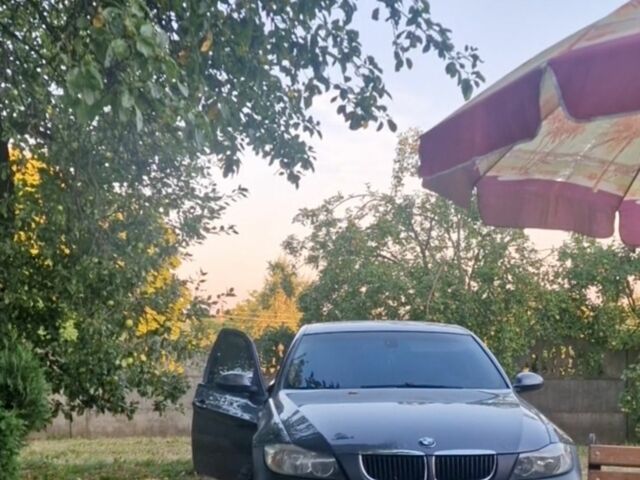 Сірий БМВ 3 Серія, об'ємом двигуна 2 л та пробігом 300 тис. км за 4299 $, фото 1 на Automoto.ua