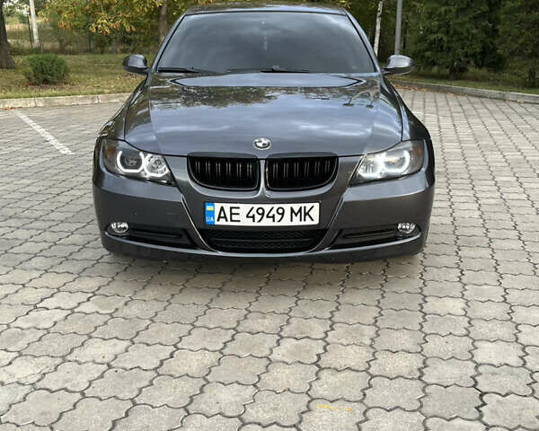 Серый БМВ 3 Серия, объемом двигателя 2 л и пробегом 280 тыс. км за 9000 $, фото 1 на Automoto.ua