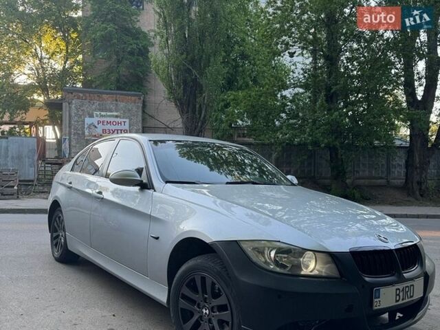 Серый БМВ 3 Серия, объемом двигателя 2 л и пробегом 310 тыс. км за 5250 $, фото 1 на Automoto.ua
