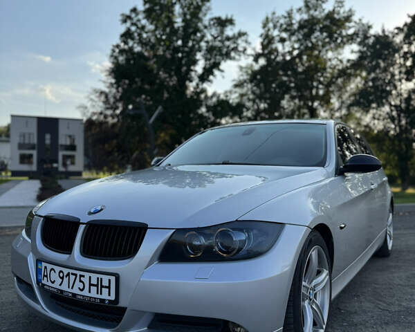 Серый БМВ 3 Серия, объемом двигателя 2 л и пробегом 331 тыс. км за 9999 $, фото 1 на Automoto.ua