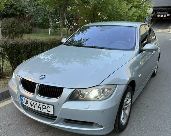 Серый БМВ 3 Серия, объемом двигателя 2 л и пробегом 146 тыс. км за 9800 $, фото 1 на Automoto.ua