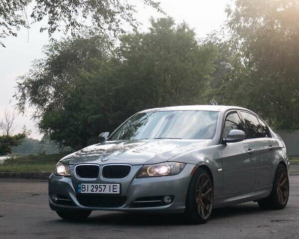 Сірий БМВ 3 Серія, об'ємом двигуна 2.98 л та пробігом 216 тис. км за 12999 $, фото 1 на Automoto.ua