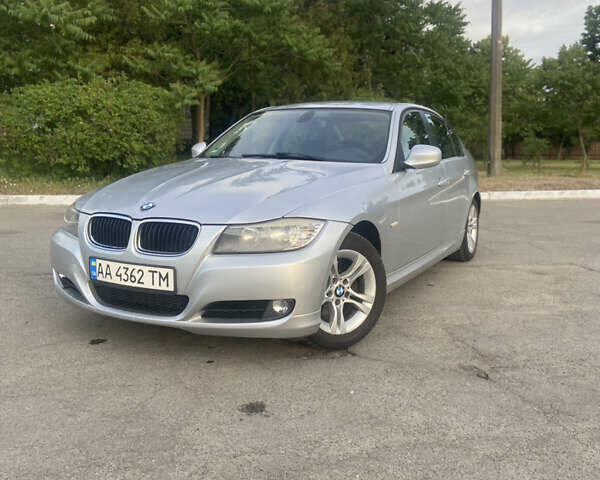 Серый БМВ 3 Серия, объемом двигателя 2 л и пробегом 286 тыс. км за 9000 $, фото 1 на Automoto.ua