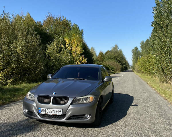 Сірий БМВ 3 Серія, об'ємом двигуна 2.5 л та пробігом 256 тис. км за 11000 $, фото 1 на Automoto.ua