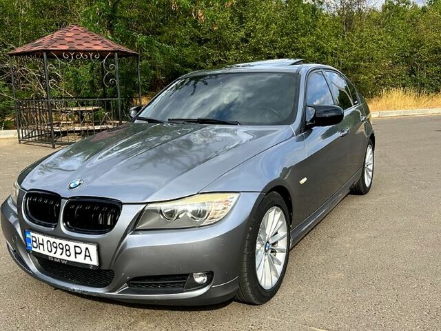 Серый БМВ 3 Серия, объемом двигателя 3 л и пробегом 243 тыс. км за 9700 $, фото 1 на Automoto.ua