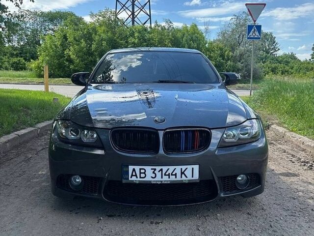 Серый БМВ 3 Серия, объемом двигателя 2.5 л и пробегом 280 тыс. км за 8900 $, фото 1 на Automoto.ua