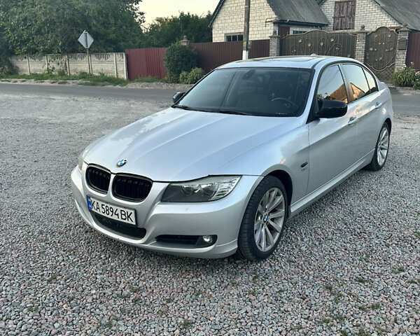 Серый БМВ 3 Серия, объемом двигателя 3 л и пробегом 226 тыс. км за 9500 $, фото 1 на Automoto.ua