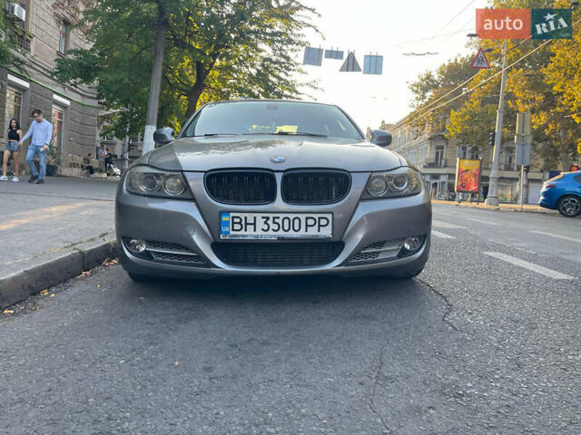 Серый БМВ 3 Серия, объемом двигателя 2.99 л и пробегом 269 тыс. км за 13000 $, фото 1 на Automoto.ua