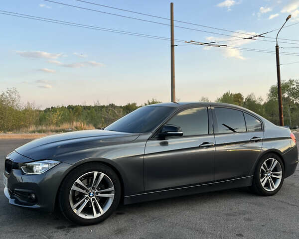 Серый БМВ 3 Серия, объемом двигателя 2 л и пробегом 285 тыс. км за 14499 $, фото 1 на Automoto.ua