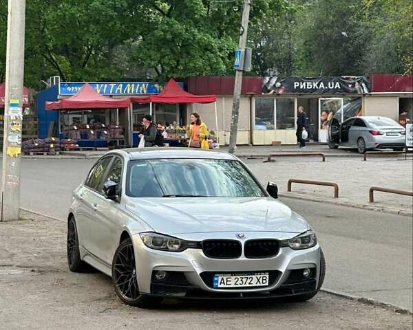 Серый БМВ 3 Серия, объемом двигателя 2 л и пробегом 343 тыс. км за 12000 $, фото 1 на Automoto.ua