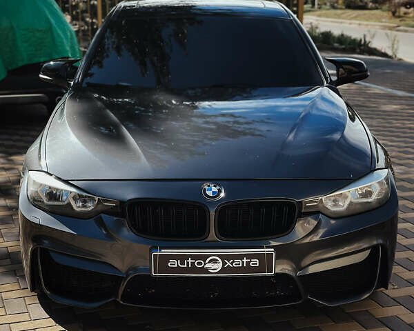 Серый БМВ 3 Серия, объемом двигателя 2 л и пробегом 185 тыс. км за 12500 $, фото 1 на Automoto.ua