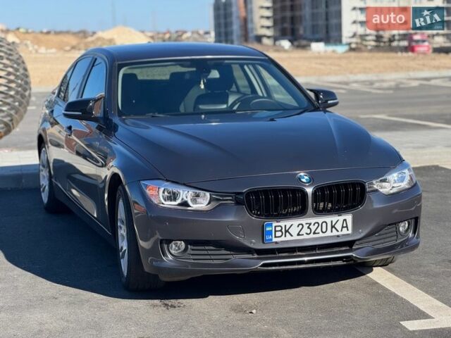 Серый БМВ 3 Серия, объемом двигателя 2 л и пробегом 90 тыс. км за 11599 $, фото 1 на Automoto.ua