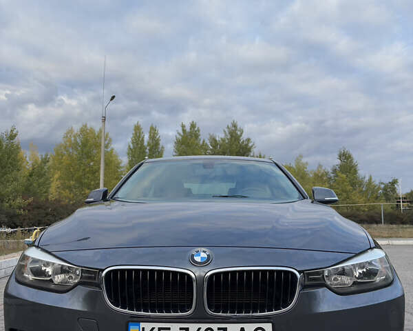 БМВ 3 Серия 2015 в Днепре (Днепропетровске) на Automoto.ua Серый БМВ 3 Серия, объемом двигателя 2 л и пробегом 104 тыс. км за 15500 $, фото 1 на Automoto.ua