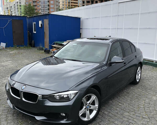 Серый БМВ 3 Серия, объемом двигателя 2 л и пробегом 123 тыс. км за 15000 $, фото 1 на Automoto.ua