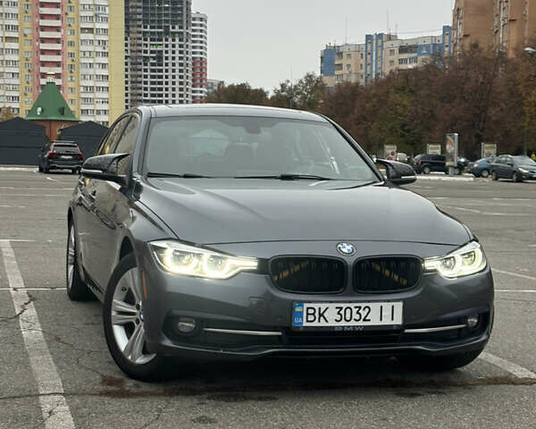Серый БМВ 3 Серия, объемом двигателя 2 л и пробегом 229 тыс. км за 16400 $, фото 1 на Automoto.ua