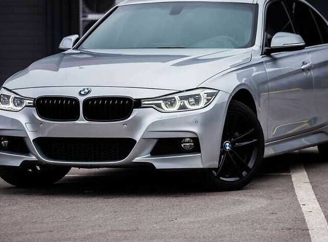 Серый БМВ 3 Серия, объемом двигателя 2 л и пробегом 60 тыс. км за 12500 $, фото 1 на Automoto.ua