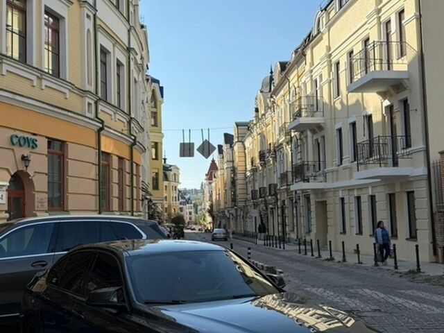 Серый БМВ 3 Серия, объемом двигателя 2 л и пробегом 128 тыс. км за 18500 $, фото 1 на Automoto.ua