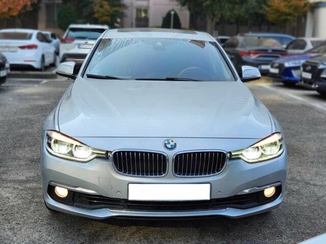 Серый БМВ 3 Серия, объемом двигателя 2 л и пробегом 98 тыс. км за 12500 $, фото 1 на Automoto.ua