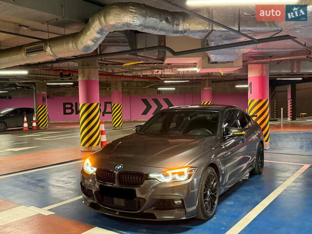 Серый БМВ 3 Серия, объемом двигателя 2 л и пробегом 221 тыс. км за 17000 $, фото 1 на Automoto.ua