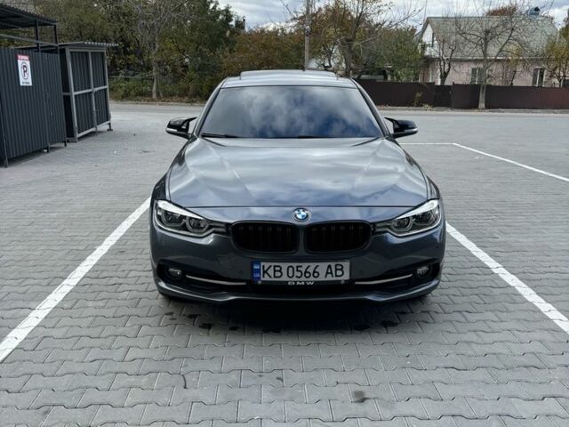 Серый БМВ 3 Серия, объемом двигателя 2 л и пробегом 85 тыс. км за 21500 $, фото 1 на Automoto.ua