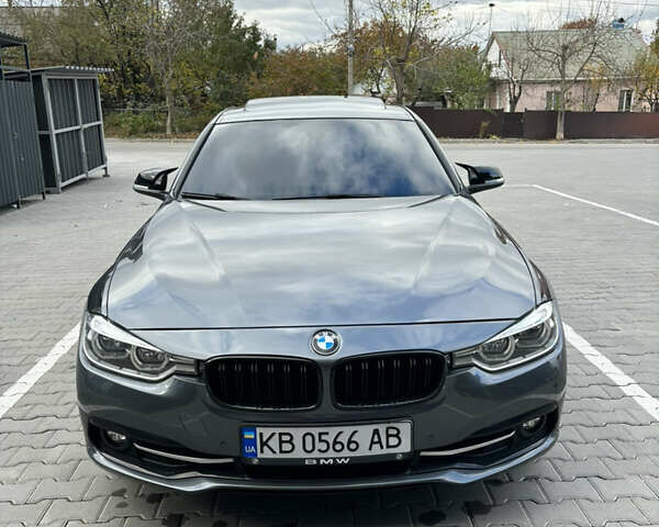 Серый БМВ 3 Серия, объемом двигателя 2 л и пробегом 85 тыс. км за 21500 $, фото 1 на Automoto.ua