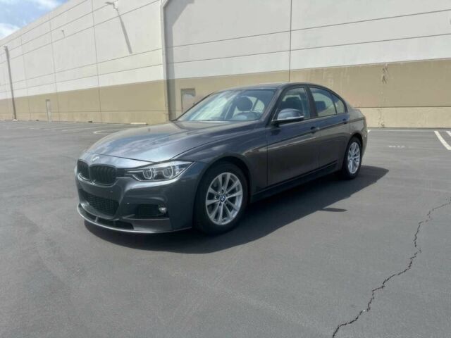 Серый БМВ 3 Серия, объемом двигателя 2 л и пробегом 32 тыс. км за 8000 $, фото 1 на Automoto.ua